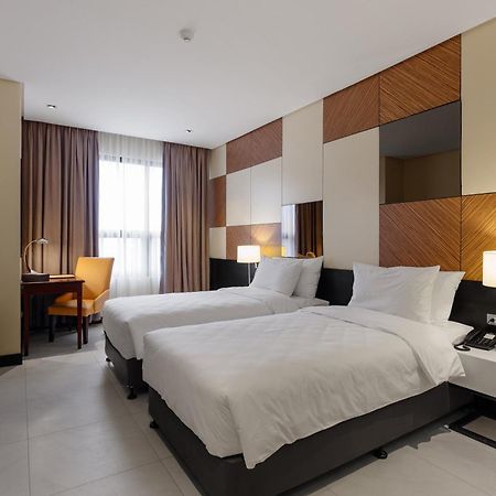 Summit Hotel Таклобан Екстериор снимка