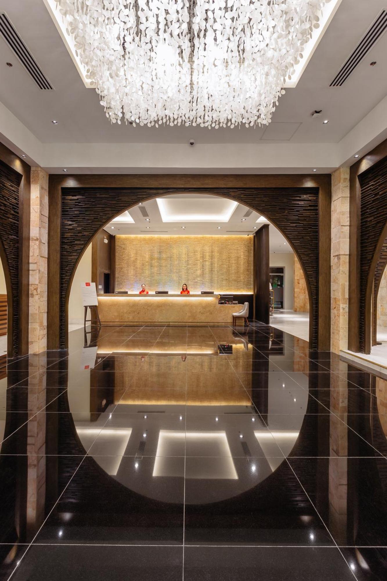 Summit Hotel Таклобан Екстериор снимка