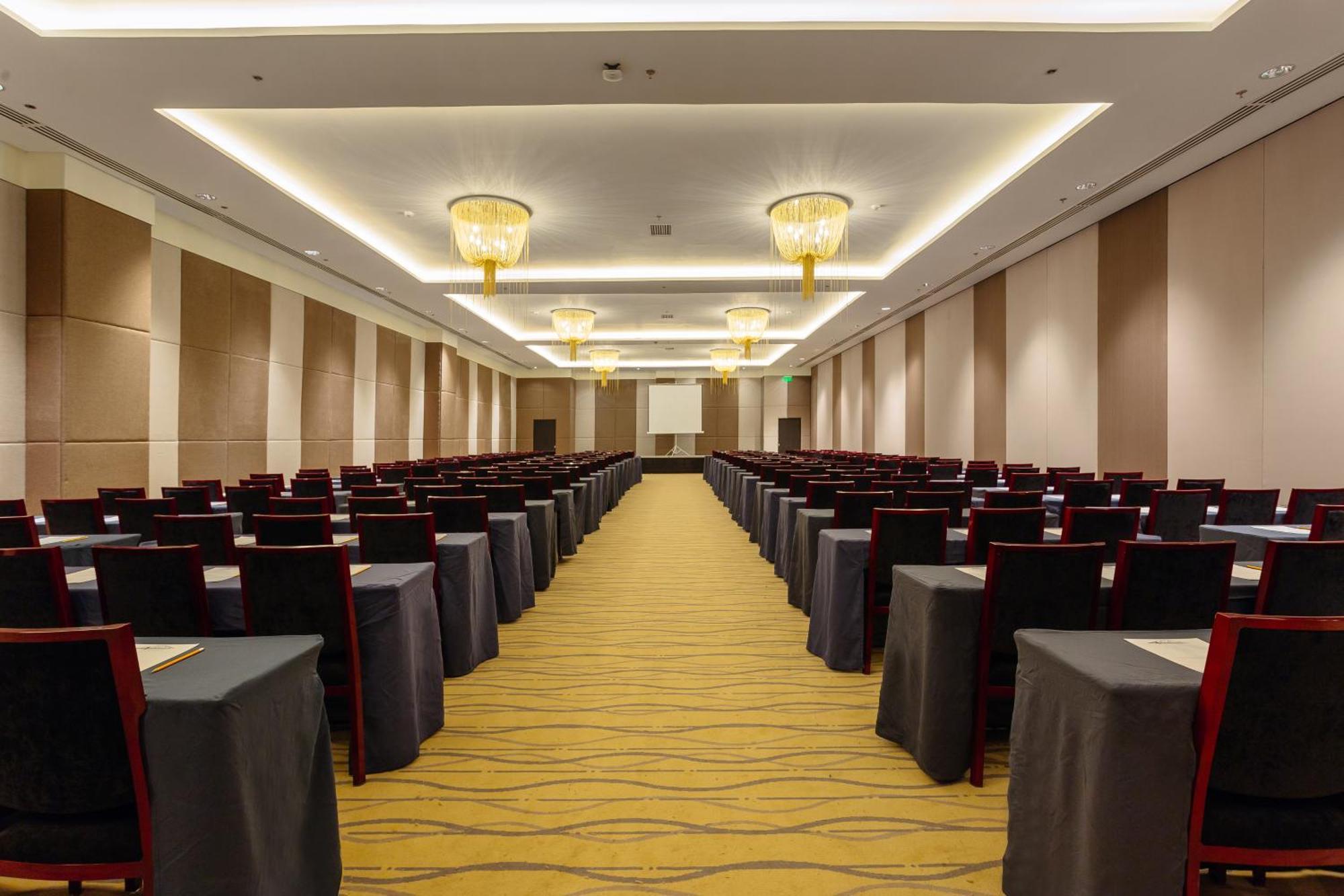 Summit Hotel Таклобан Екстериор снимка