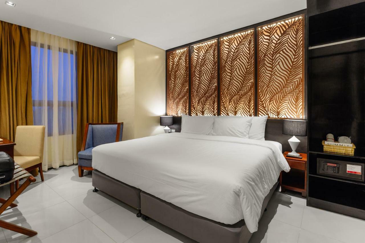 Summit Hotel Таклобан Екстериор снимка