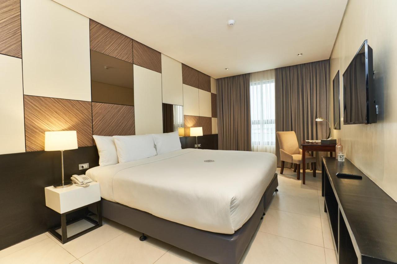 Summit Hotel Таклобан Екстериор снимка