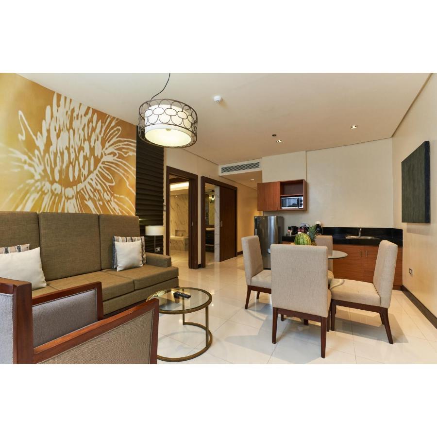 Summit Hotel Таклобан Екстериор снимка
