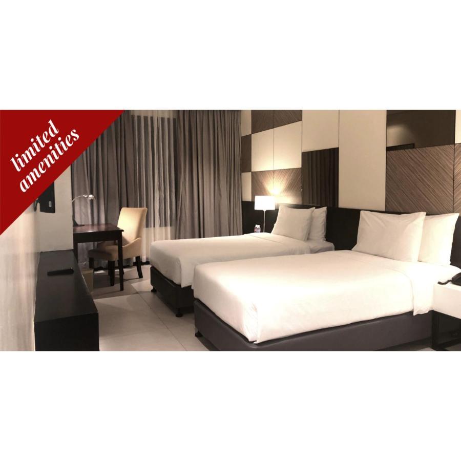 Summit Hotel Таклобан Екстериор снимка