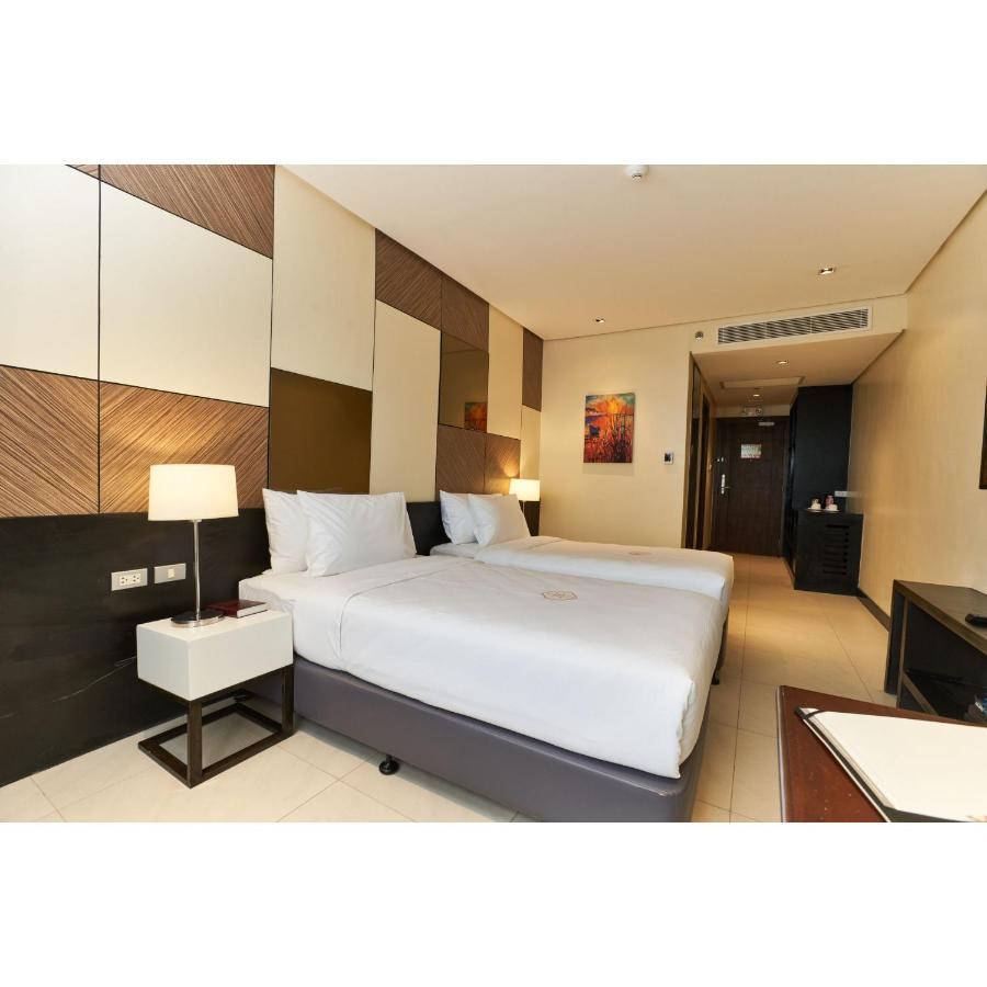 Summit Hotel Таклобан Екстериор снимка